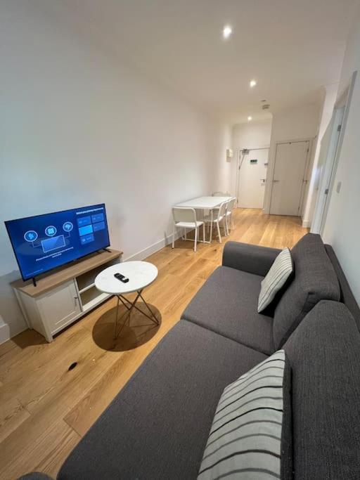 Cozy Modern Apartment In Croydon Central 外观 照片