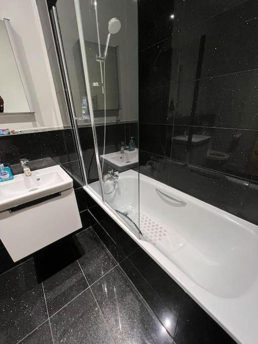 Cozy Modern Apartment In Croydon Central 外观 照片